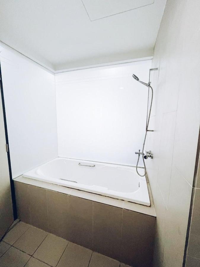 Connected Train 3 Bedrooms - Above Klgateway Mall 14 Куала-Лумпур Экстерьер фото