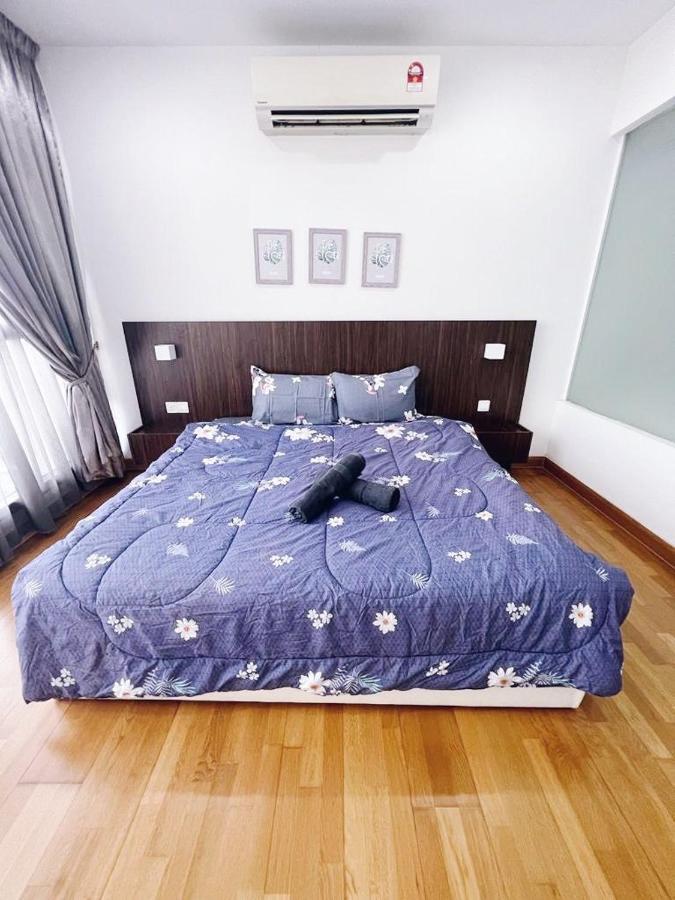 Connected Train 3 Bedrooms - Above Klgateway Mall 14 Куала-Лумпур Экстерьер фото